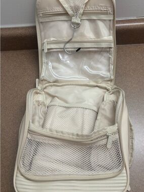 Dezi Skin -Multi-Purpose Hanging Travel Bag Cream Faux Leather